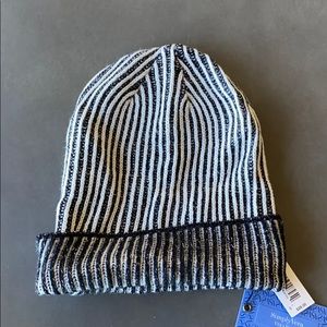 Vera Wang beanie